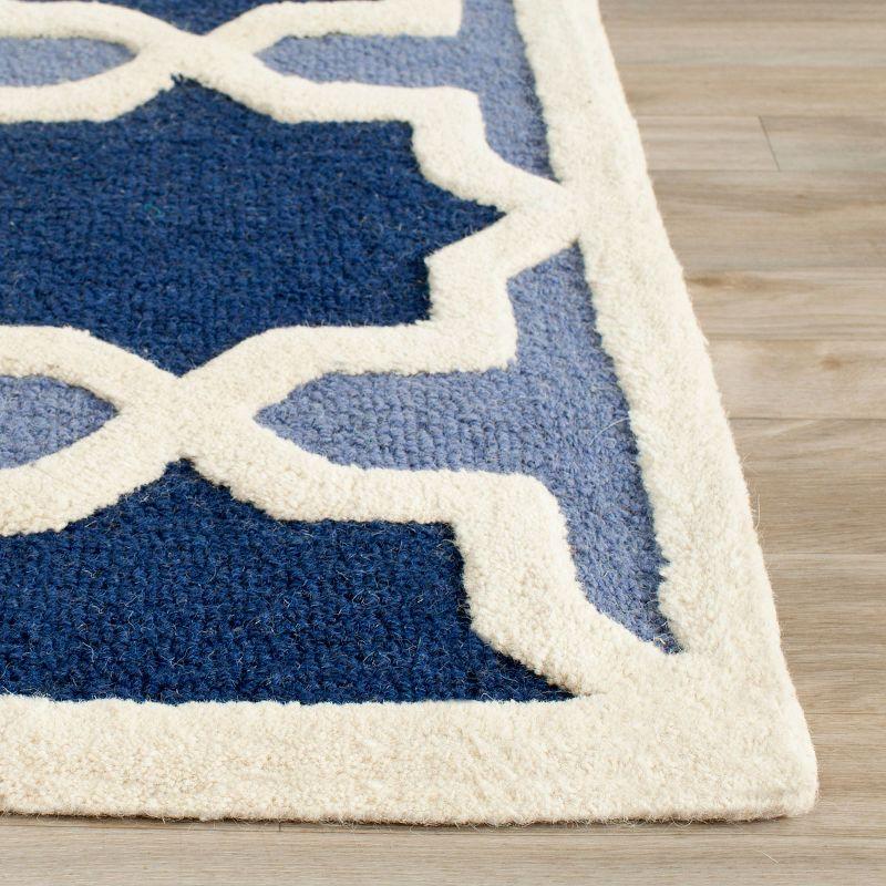 Elegant Hand-Tufted Wool Runner Rug in Blue/Ivory - 2'6" X 8'