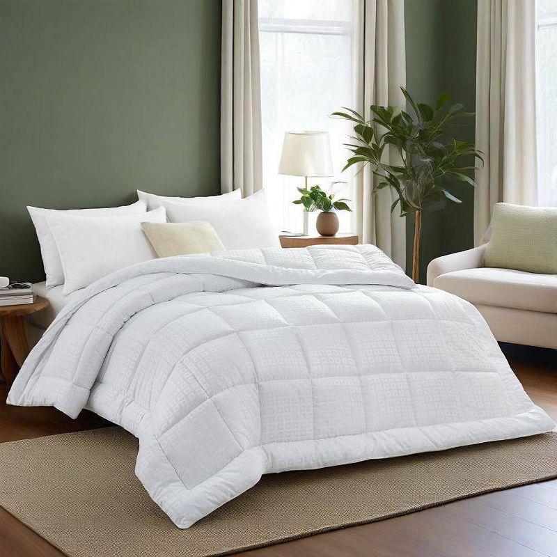 Alwyn Home All Season Polyester Down Alternative Comforter/Duvet Insert