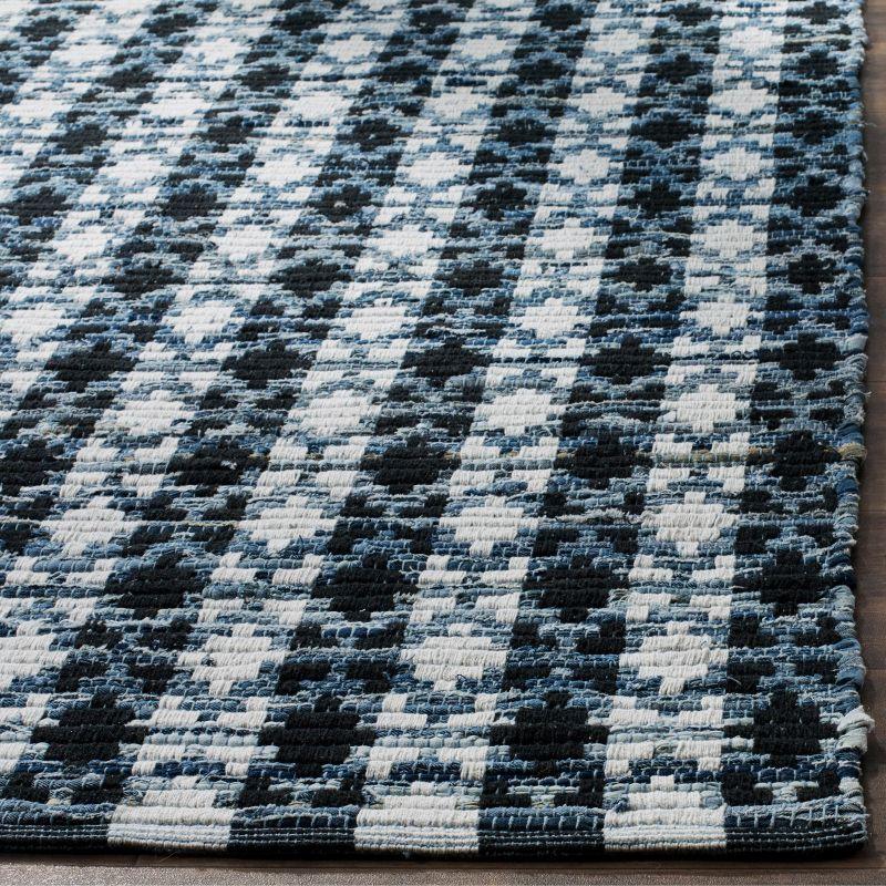 Coastal Essence Off-White and Blue Cotton 5' x 8' Area Rug