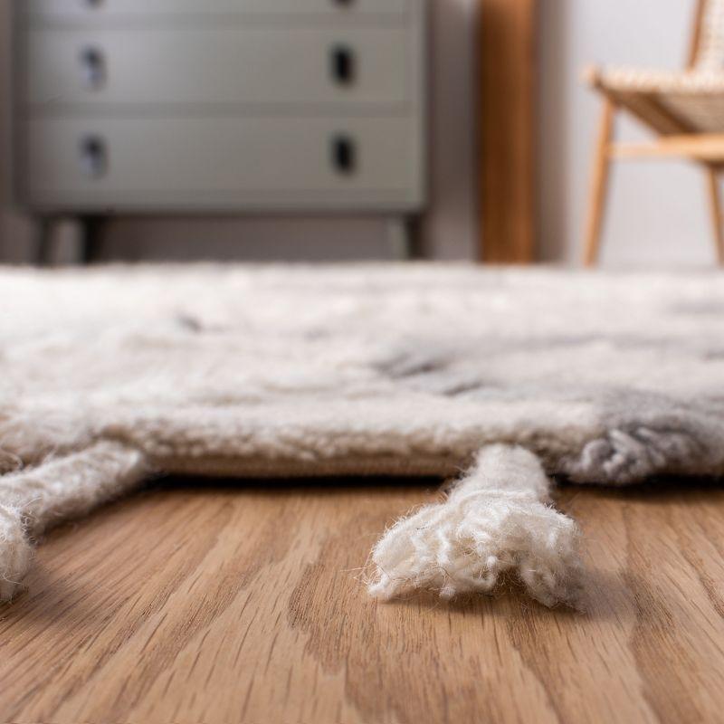 Casablanca CSB453 Hand Tufted Area Rug - Ivory/Grey - 3'x5' - Safavieh.