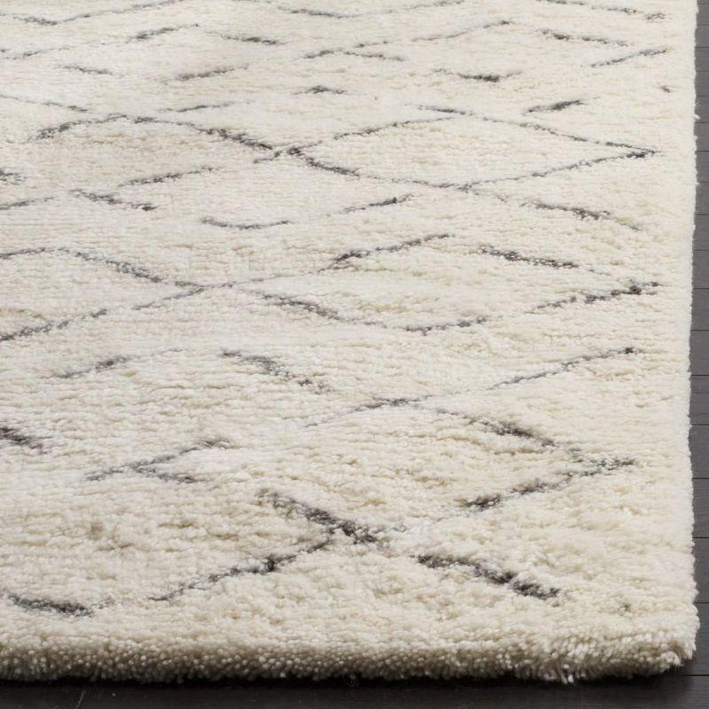 Casablanca CSB847 Hand Tufted Indoor Area Rug - Ivory/Grey - 6'x6' - Safavieh