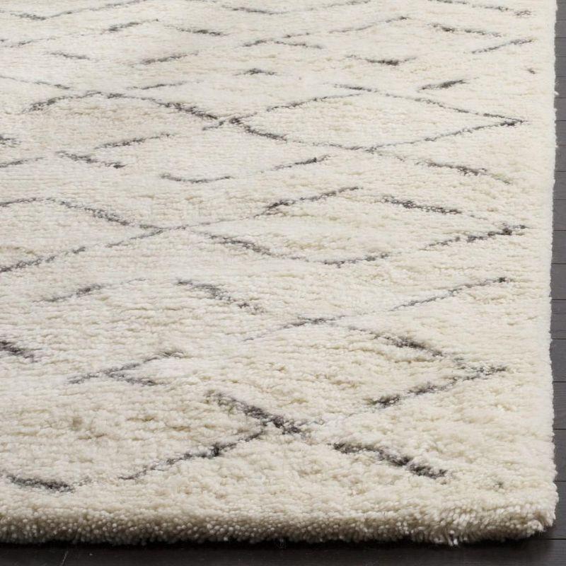 Ivory and Grey Hand-Tufted Wool Shag Rug, 3' x 5'