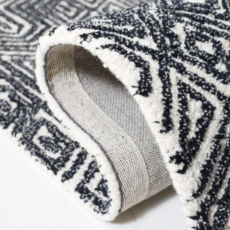 Micro-Loop MLP956 Hand Tufted Indoor Area Rug - Ivory/Black - 8'x10' - Safavieh