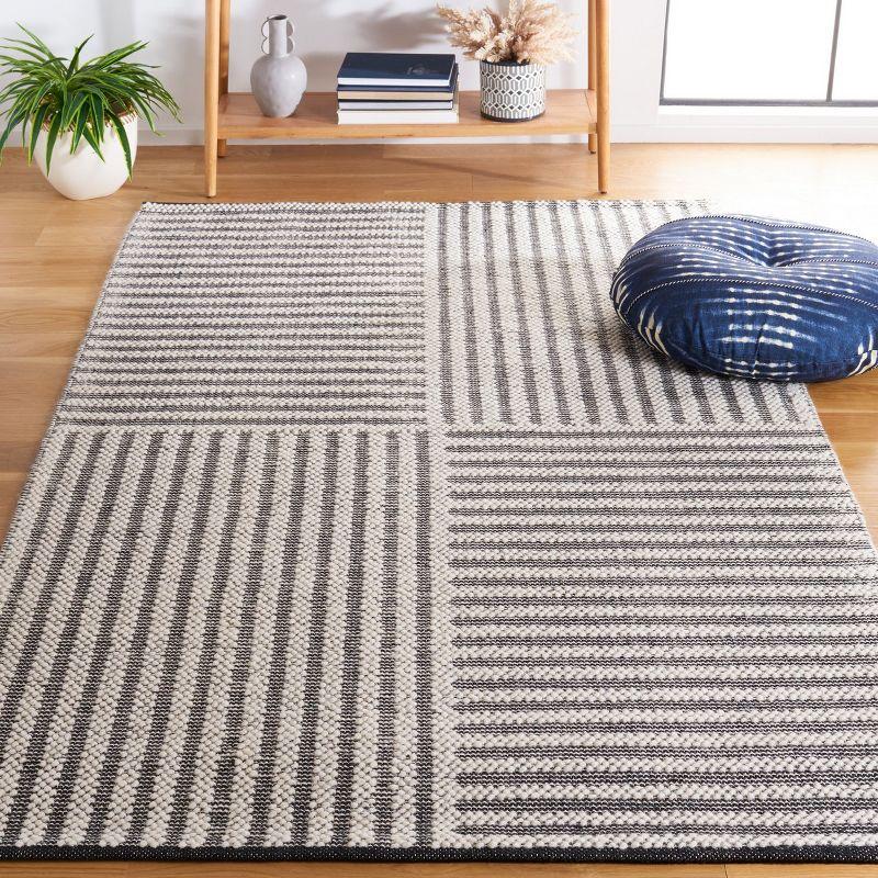 Natura NAT227 Hand Woven Indoor Area Rug - Ivory/Black - 5'x8' - Safavieh