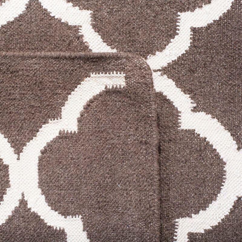 Dhurries DHU627 Hand Woven Flat Weave Accent Rug Navy / Ivory 3' X 5' - Safavieh.