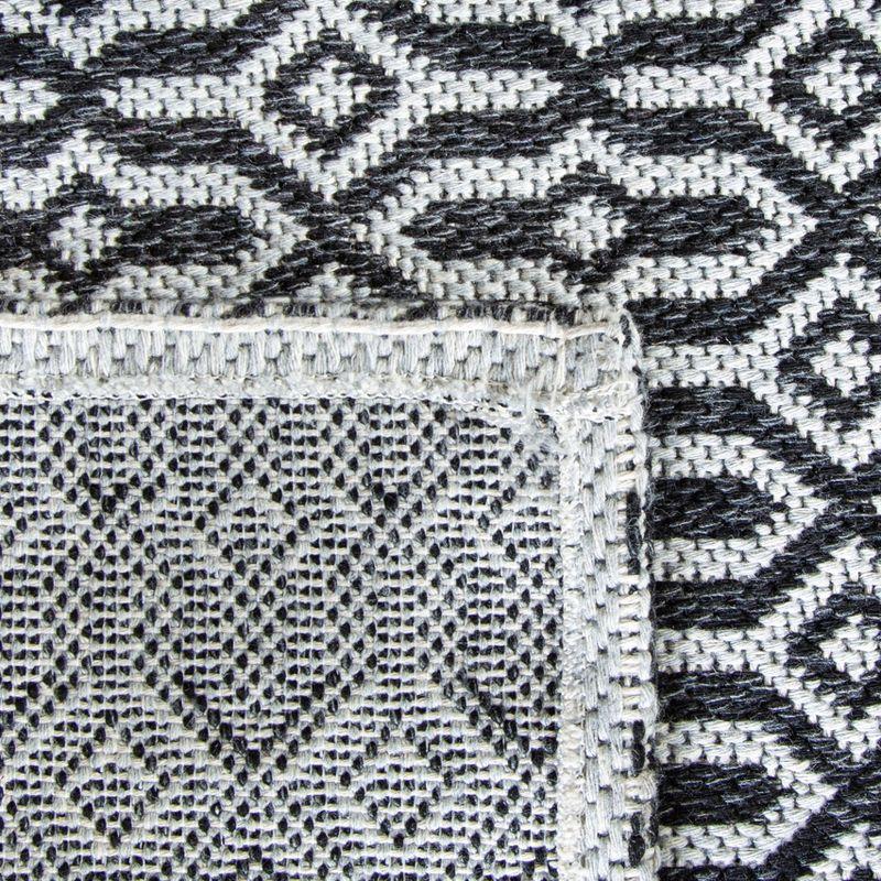 Martha Stewart MSR411 Power Loomed Area Rug  - Safavieh