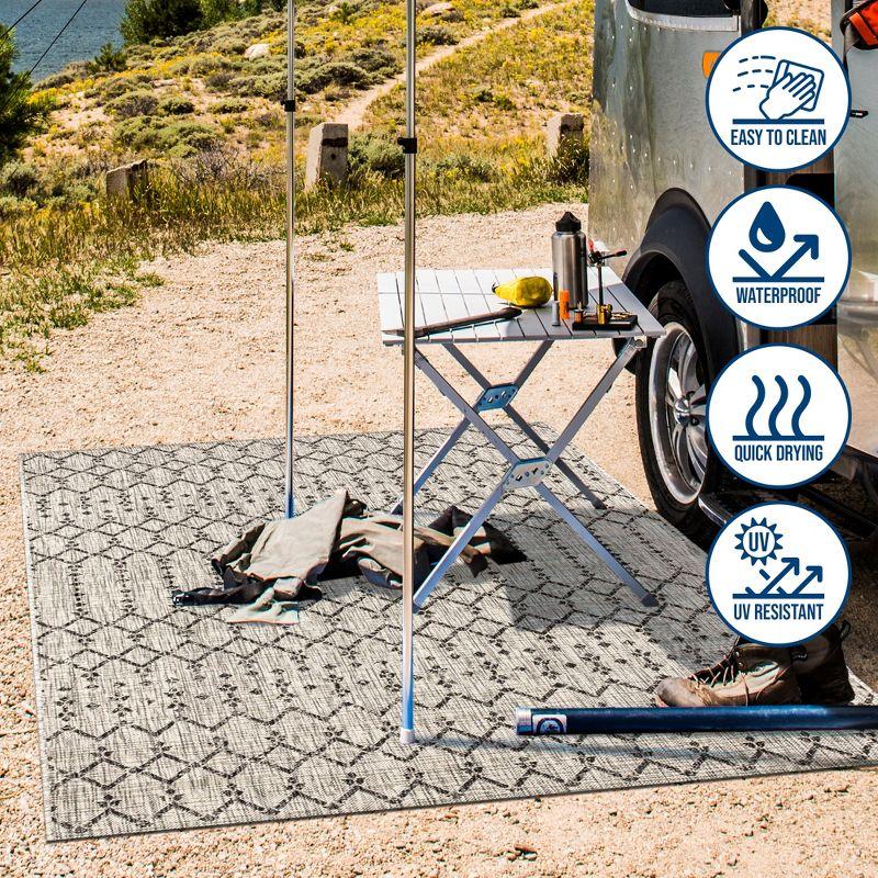 5'x8' Ourika Moroccan Geometric Textured Weave Indoor/Outdoor Area Rug, Light Gray/Black - JONATHAN Y
