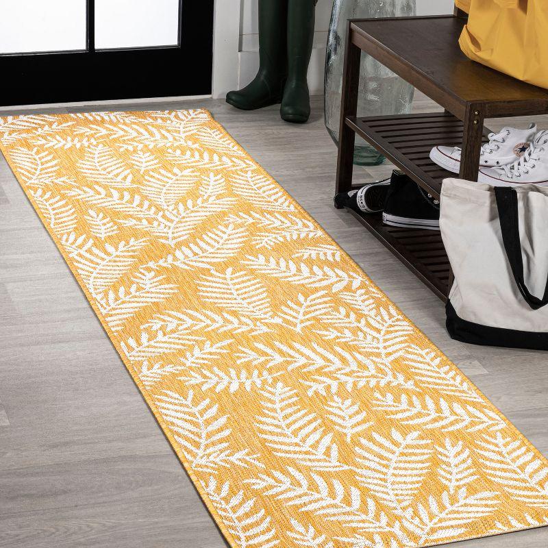 Nevis Palm Frond Indoor/Outdoor Area Rug - JONATHAN Y