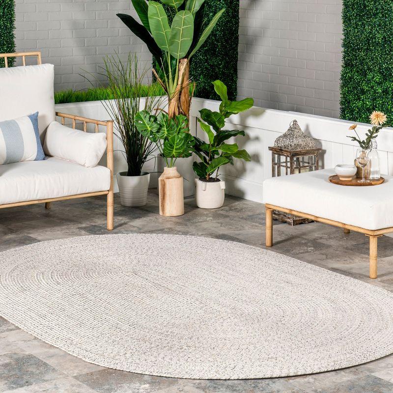 Nuloom Wynn Solid Oval 5x8 Indoor/Outdoor Area Rug for Living Room Patio Deck Front Porch Kitchen, Ivory