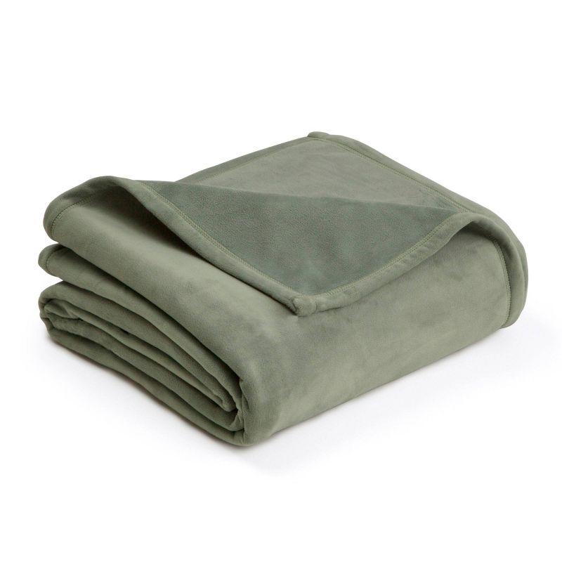 Luxurious King-Sized Fleece Blanket in Sage - Machine Washable