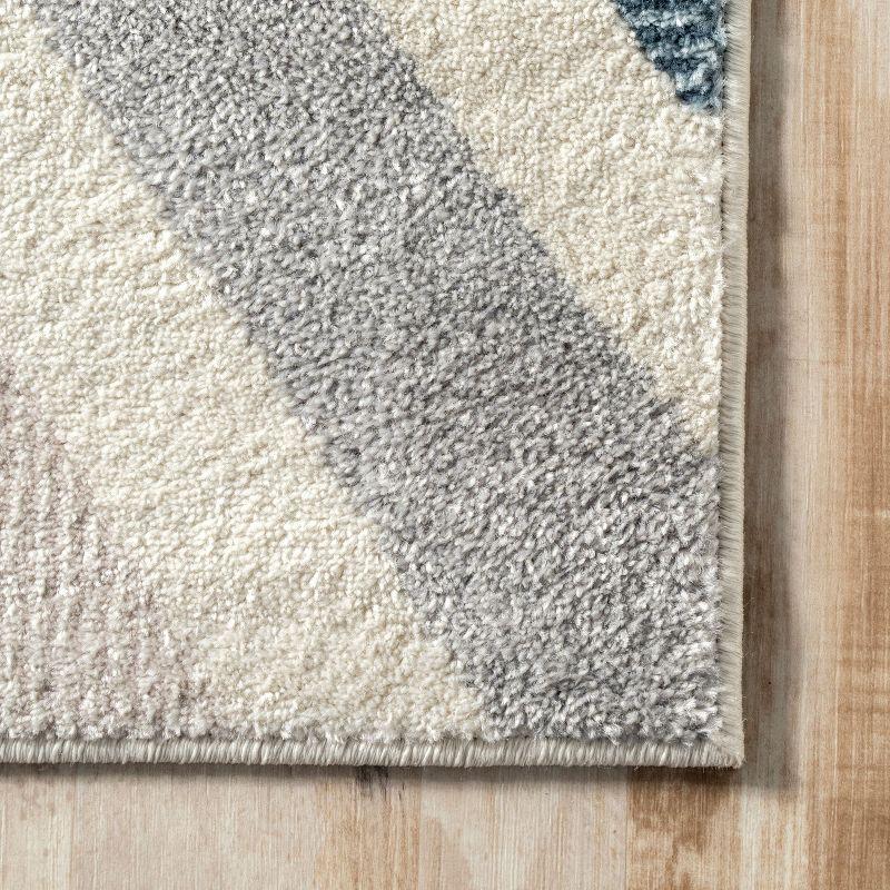 Nuloom Neveah Contemporary Chevron Indoor Area Rug