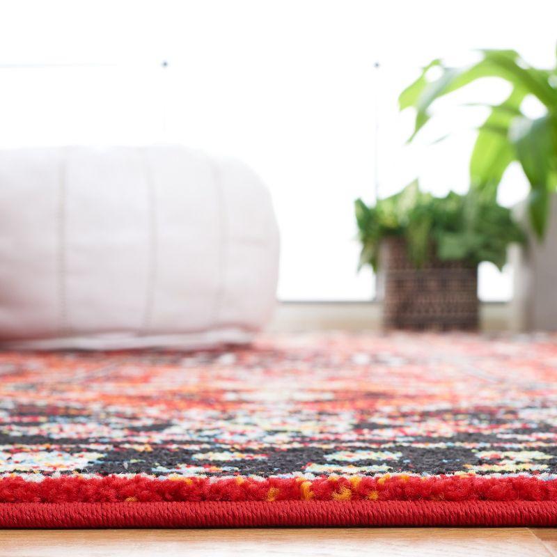Vintage Hamadan VTH229 Power Loomed Indoor Area Rug - Red/Black - 4'x6' - Safavieh