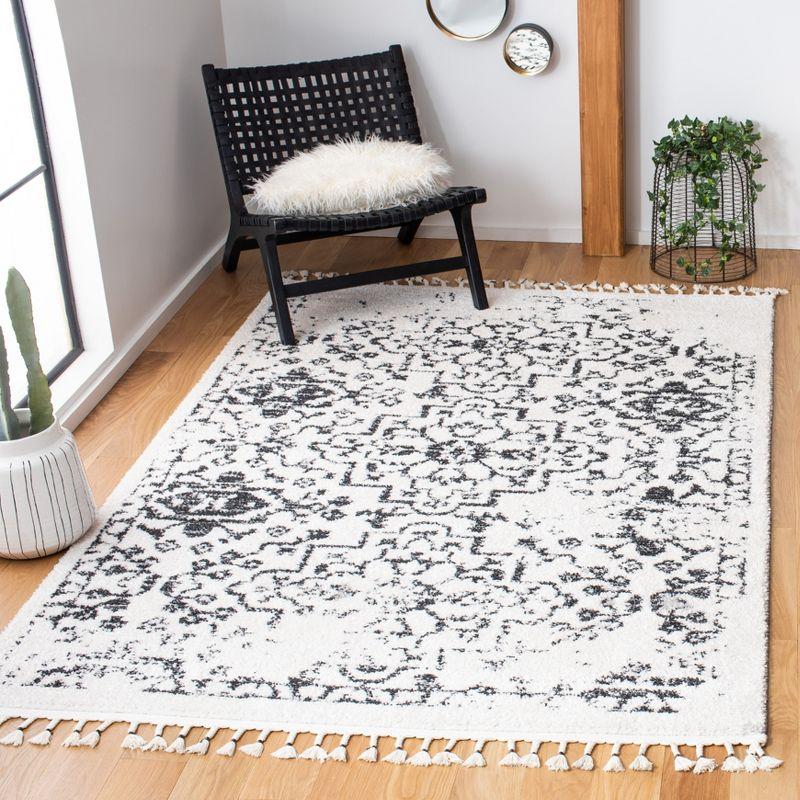 Ivory Diamond Braided Shag Rug Handmade Synthetic 5' x 7'