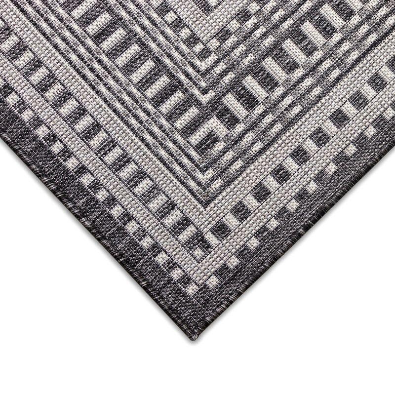 Charcoal Round Flat Woven Synthetic Indoor/Outdoor Rug