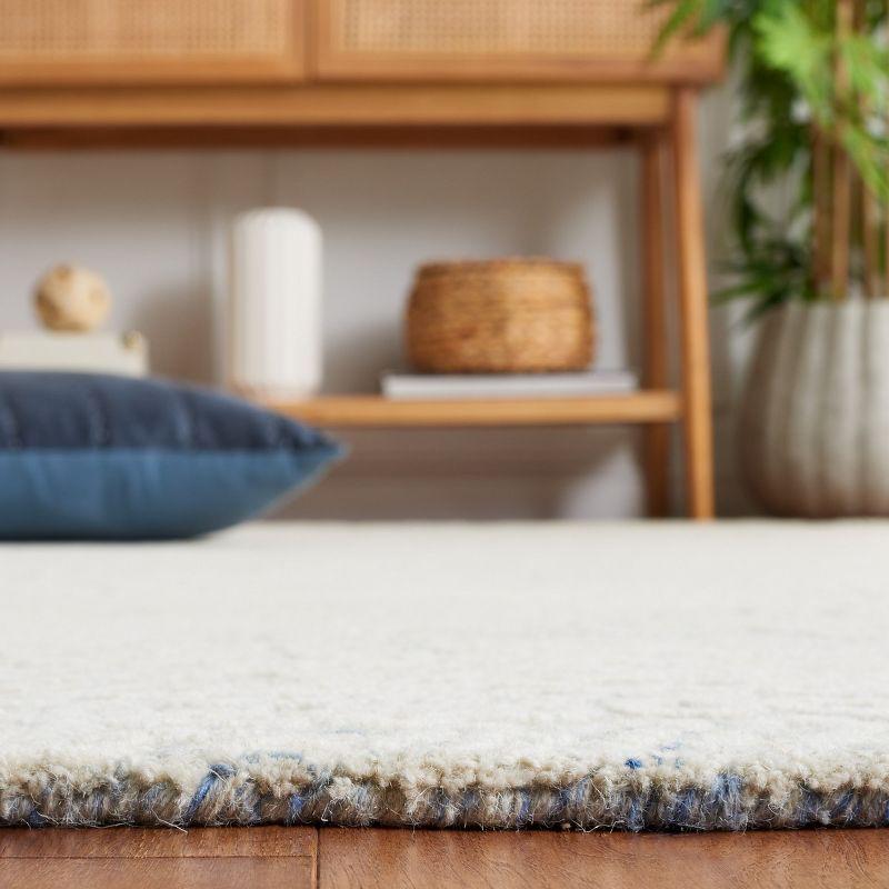 Ebony EBN105 Hand Tufted Indoor Area Rug - Blue/Ivory - 4'x6' - Safavieh