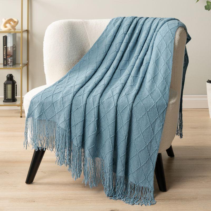 Pavilia Throw Blanket