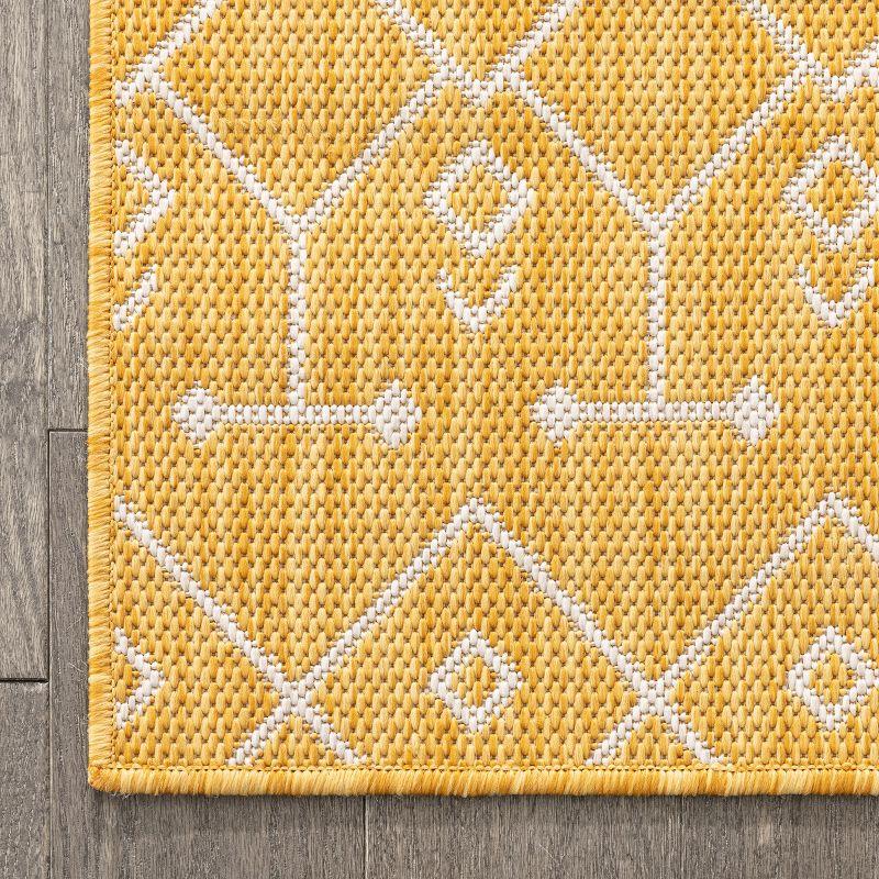 Well Woven Nors Yellow Indoor / Outdoor Flat Weave Pile Nordic Lattice Pattern Area Rug 5x7 (5'3" x 7'3")
