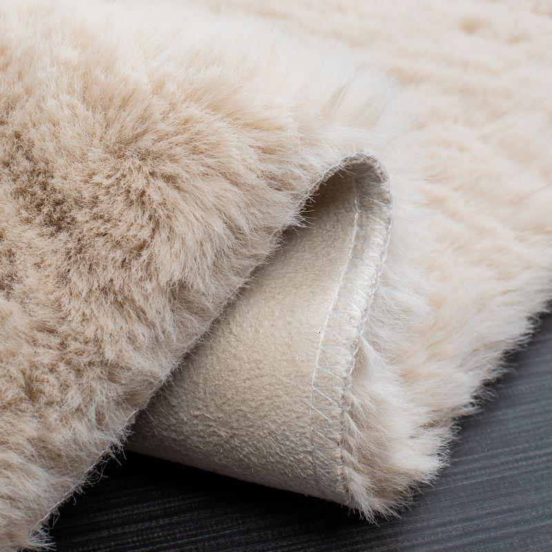 Faux Sheep Skin FSS535 Power Loomed Indoor Area Rug - Beige - 4'x6' - Safavieh