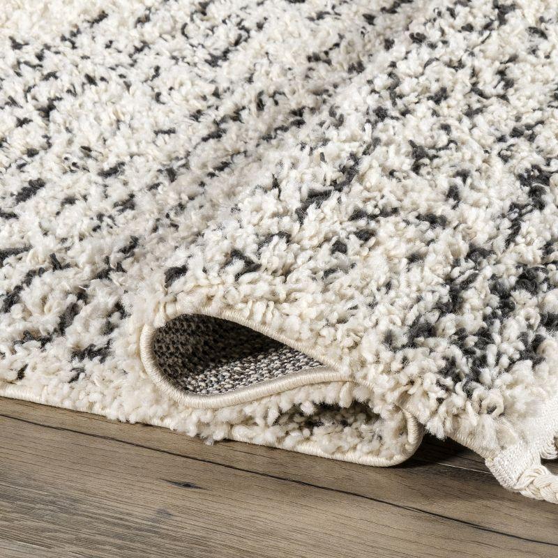 Nuloom Bria Trellis 2x10 Runner Shag Indoor Area Rug for Living Room Bedroom Dining Room Nursery Entryway Hallway, Off White/Charcoal