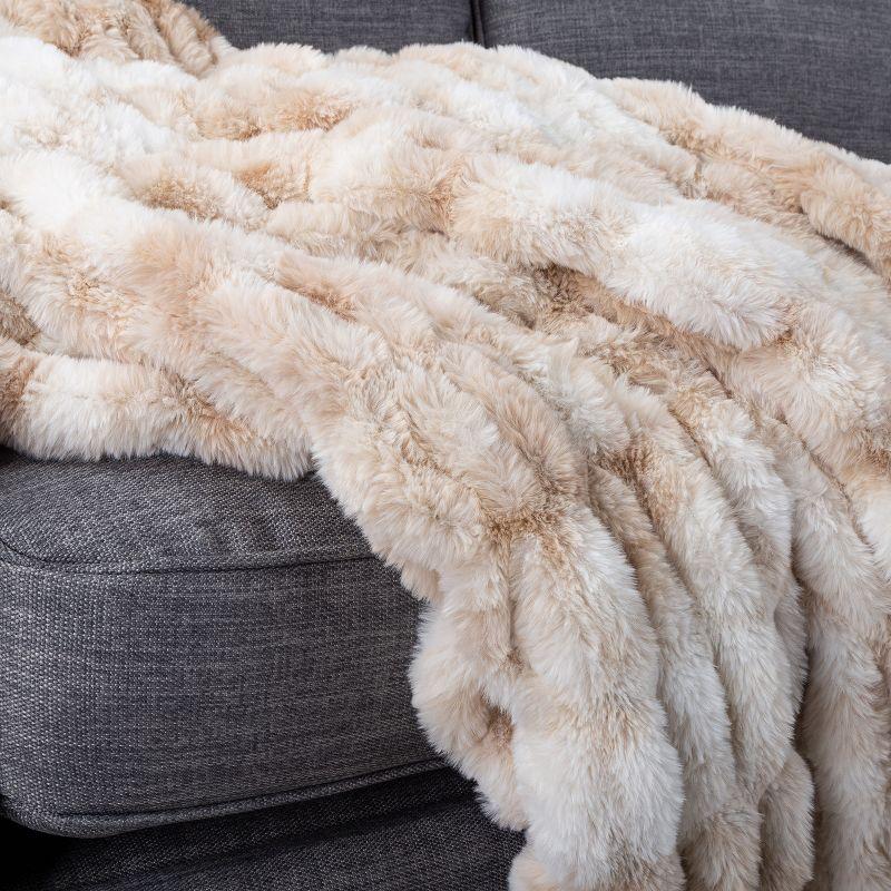 Lavish Home Oversized Ruched Faux Fur Blanket - 60x80-Inch Jacquard Faux Fur Queen-Size Throw for Sofas and Beds - Luxurious Bedding by Lavish Home