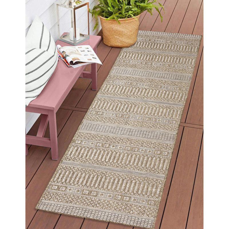 Liora Manne Orly Stripes Indoor/Outdoor Rug..