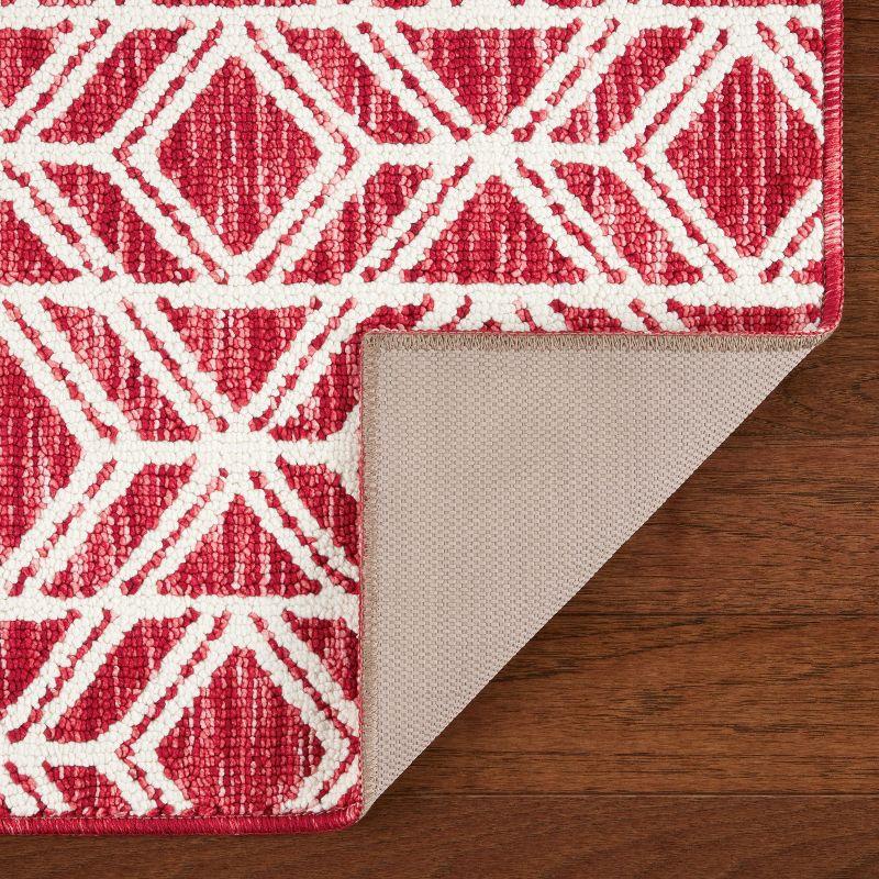 TOWN & COUNTRY EVERYDAY Walker Modern Diamond Everwash Non-Slip Backing Kitchen Mat