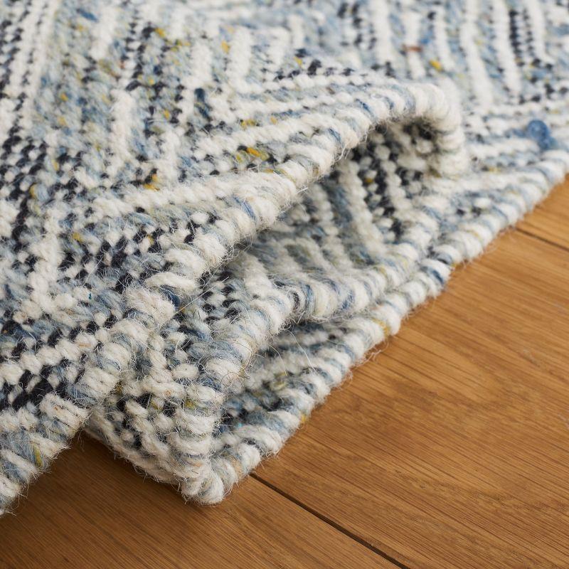 Kilim KLM401 Hand Woven Area Rug - Grey - 4'x6' - Safavieh