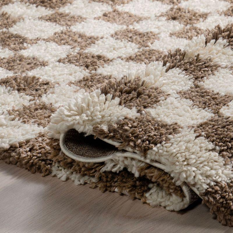 Nuloom Adelaide Mid-Century Checkered Shag Indoor Area Rug, 2' x 3', Beige
