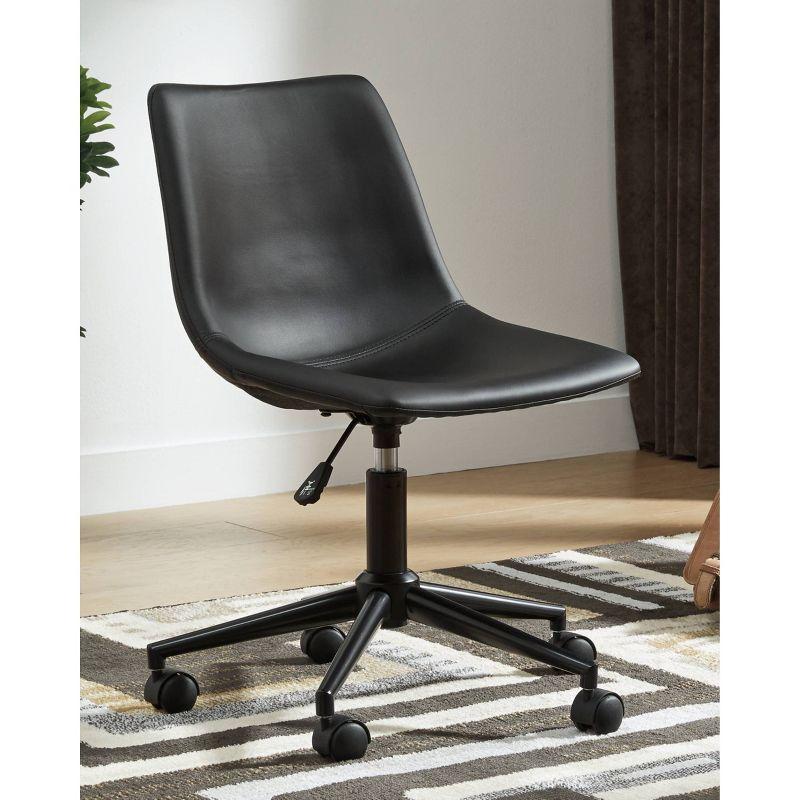 Program Home Office Swivel Desk Chair - Signature Design by Ashley