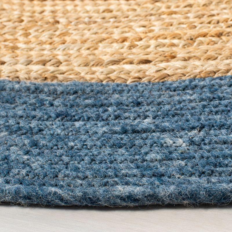 Braided BRD910 Hand Woven Indoor Area Rug - Navy/Natural - 4' Round - Safavieh