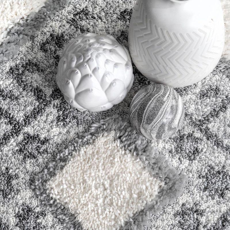 nuLOOM Aviana Global Trellis Area Rug