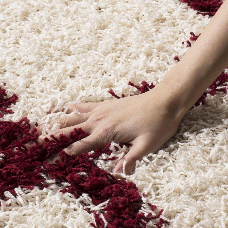 Dallas Shag SGD257 Power Loomed Indoor Area Rug - Ivory/Red - 4'x6' - Safavieh.