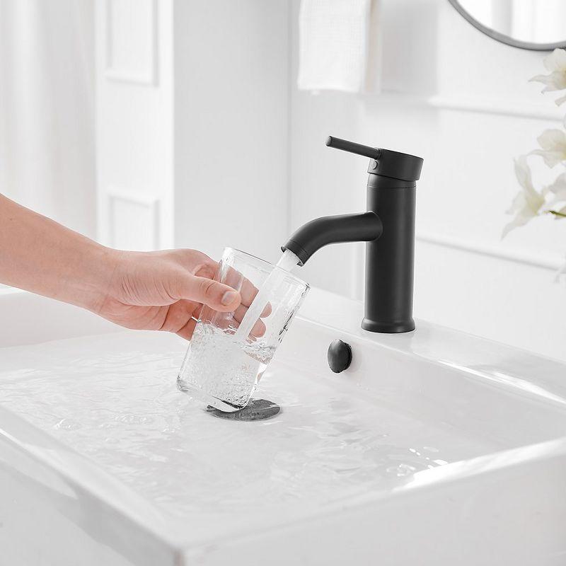 Single-Hole Single-handle Bathroom Faucet with Drain Assembly