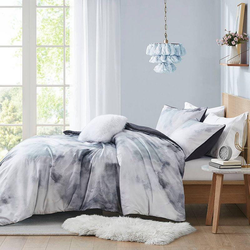 Intelligent Design Cassiopeia Watercolor Tie Dye Printed Duvet Cover Set with Throw Pillow