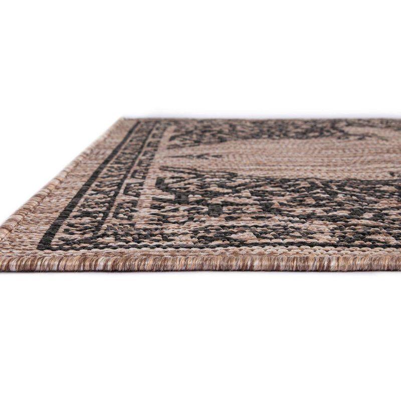 Unique Loom Outdoor Traditional Antique Medallion Woven Area Rug