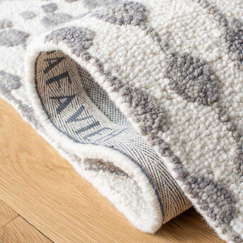 Blossom BLM115 Hand Tufted Area Rug - Ivory/Grey - 6'x6' - Safavieh.