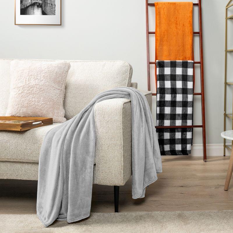 Pavilia Hand Woven Throw Blanket