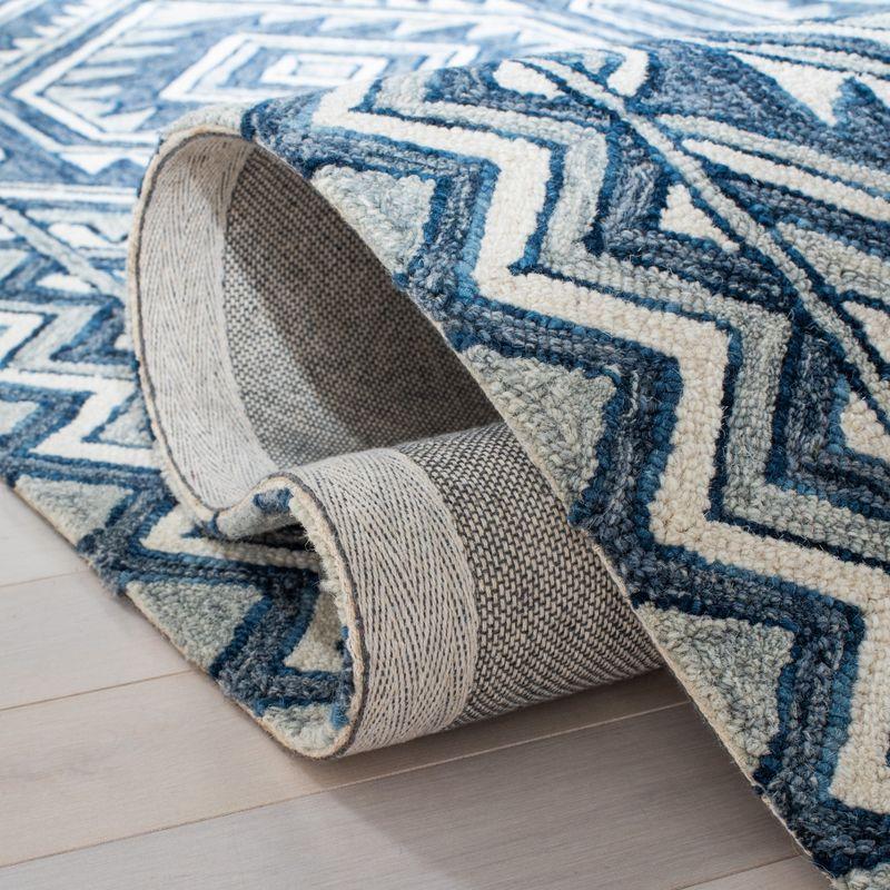 Metro MET122 Hand Tufted Indoor Area Rug - Blue/Ivory - 4'x6' - Safavieh