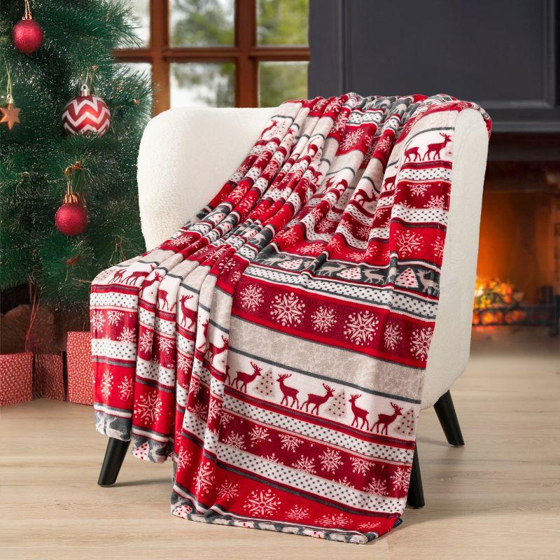 PAVILIA Lightweight Fleece Throw Blanket for Couch, Soft Warm Flannel Blankets for Bed