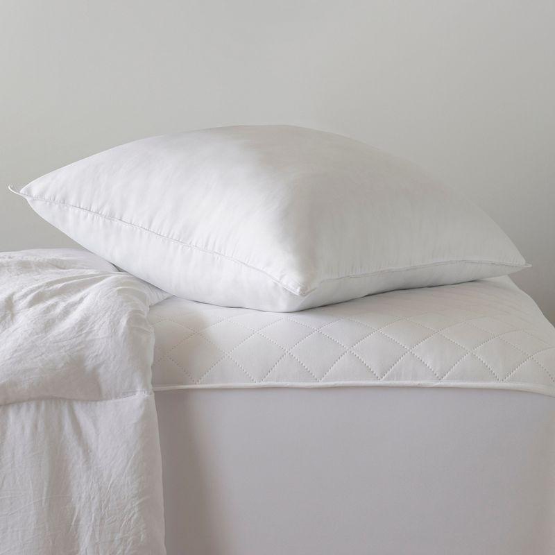 King Size White Hypoallergenic Memory Foam Pillow