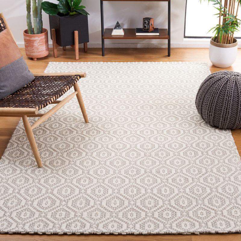 Elegant Ivory & Beige 59" Hand Woven Wool Blend Area Rug