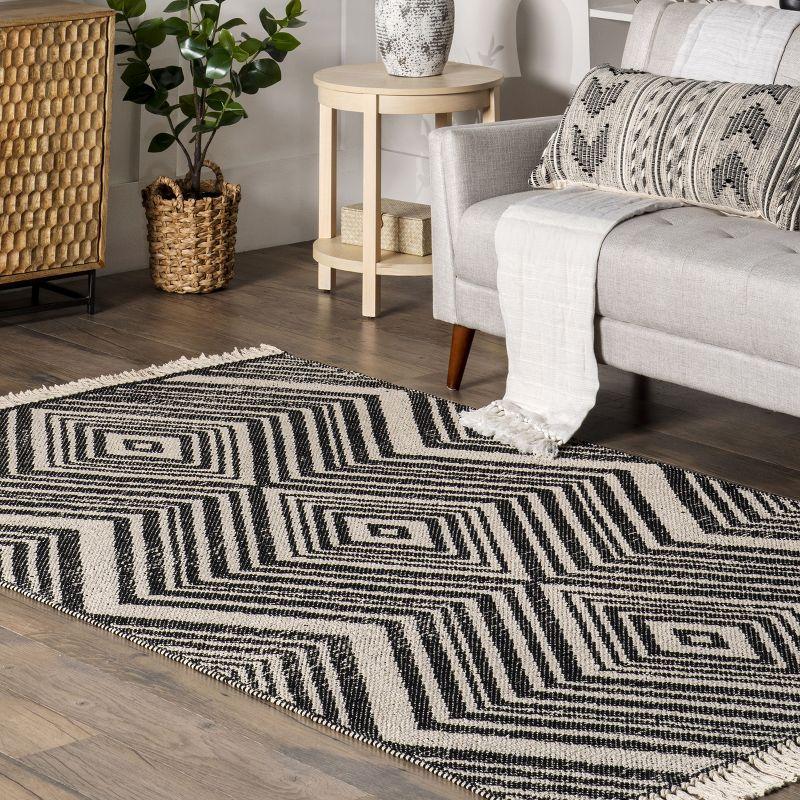 Danny Geometric Cotton Tassel Area Rug