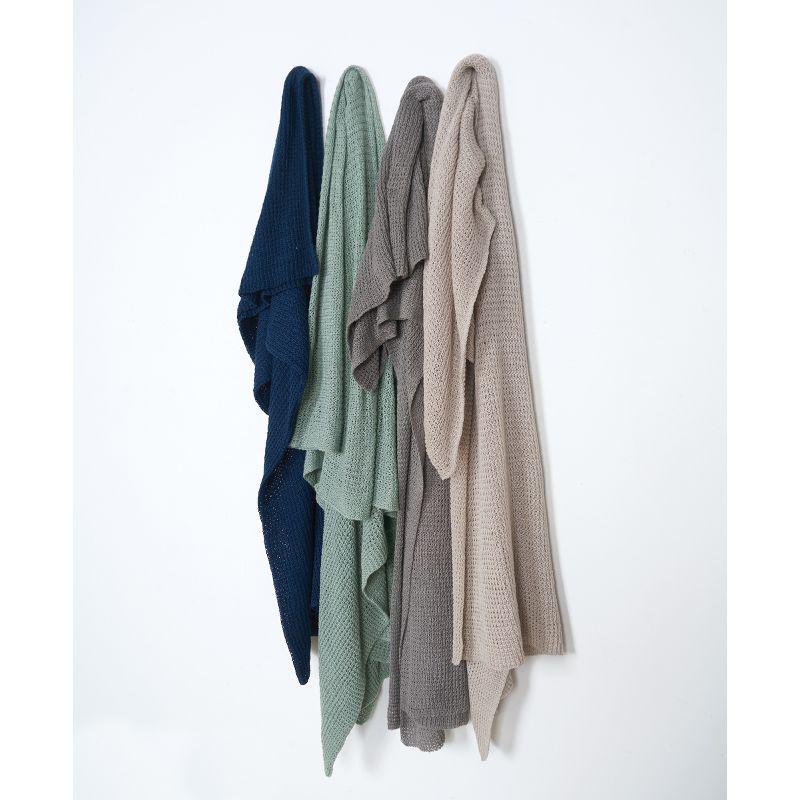 Beige Knitted Polyester Machine Washable Throw Blanket