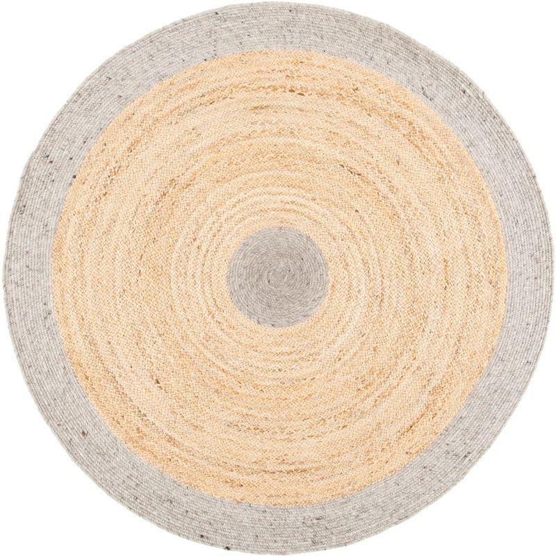 Braided BRD910 Hand Woven Indoor Area Rug - Silver/Natural - 5' Round - Safavieh