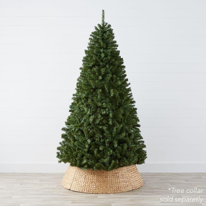 Elegant Spruce Outdoor Christmas Tree with Pre-Lit Design, 9ft