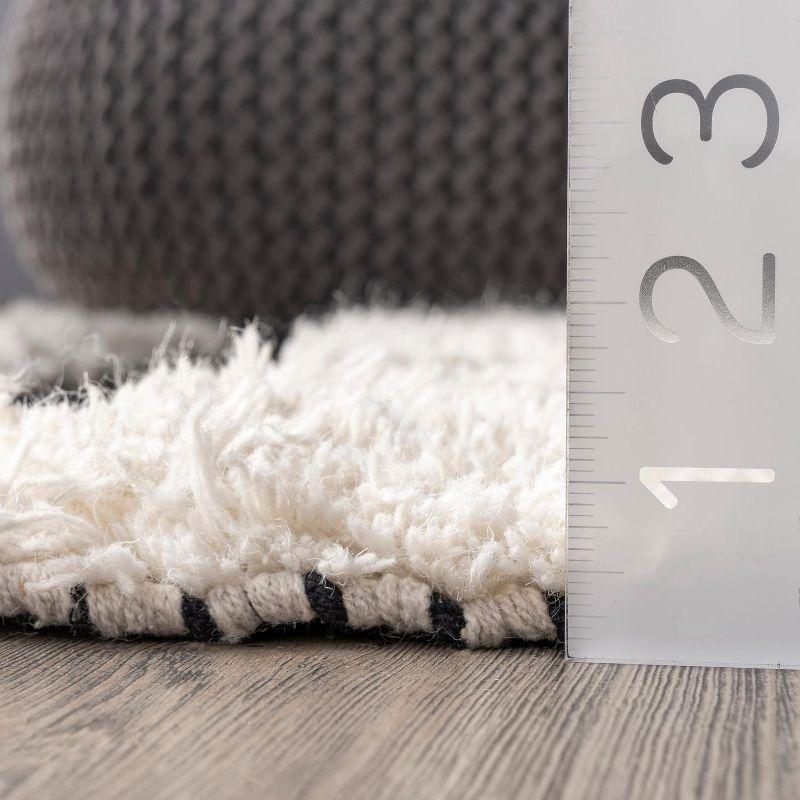Nuloom Handmade Striped Delia Shag Indoor Area Rug, 6' x 9', Ivory