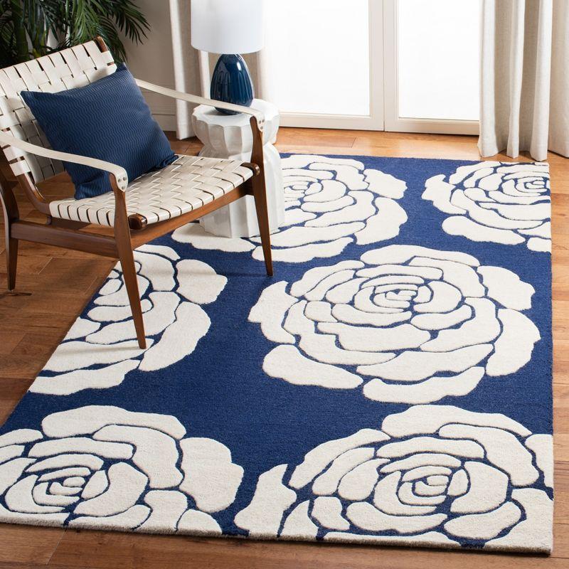 Hand-Tufted Navy & Ivory Round Wool Rug, 3' x 5'