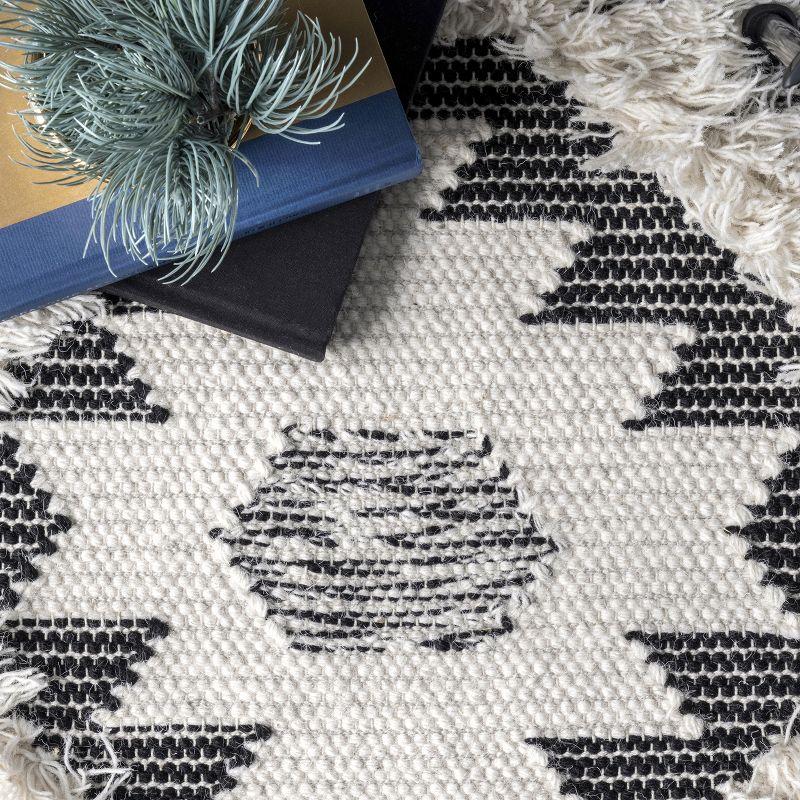 Nuloom Savannah Diamond 2x6 Wool Runner Indoor Area Rug for Living Room Bedroom Dining Room Entryway Hallway Kitchen, Black/Ivory