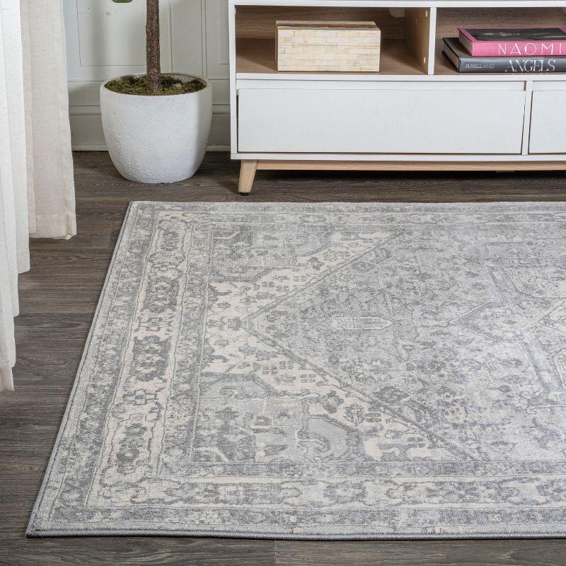3' X 5' Modern Persian Vintage Medallion Area Rug, Light Gray/Ivory - JONATHAN Y