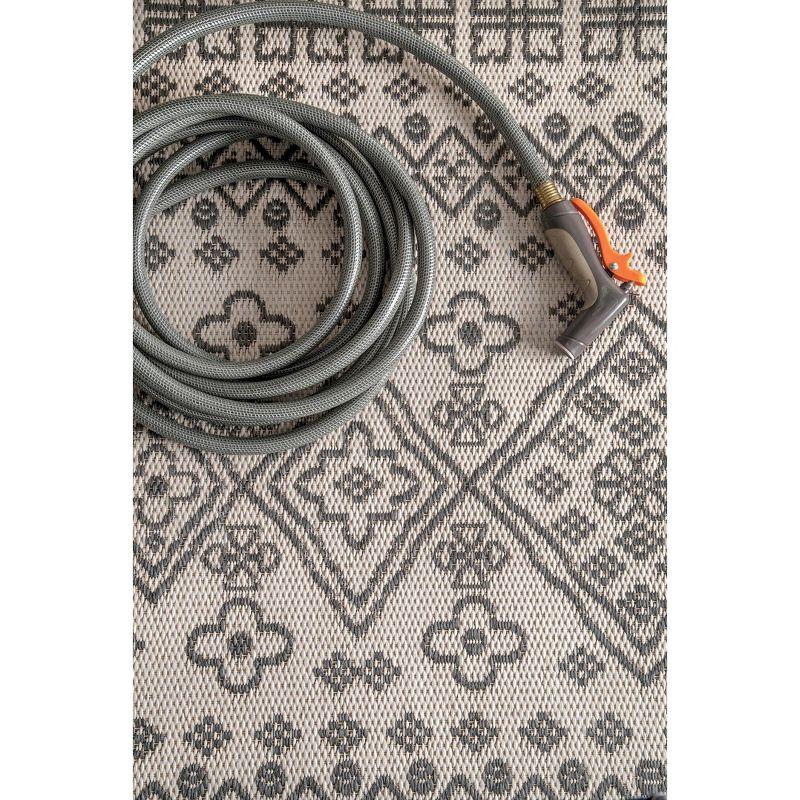 Nuloom Kandace Bohemian Indoor and Outdoor Area Rug